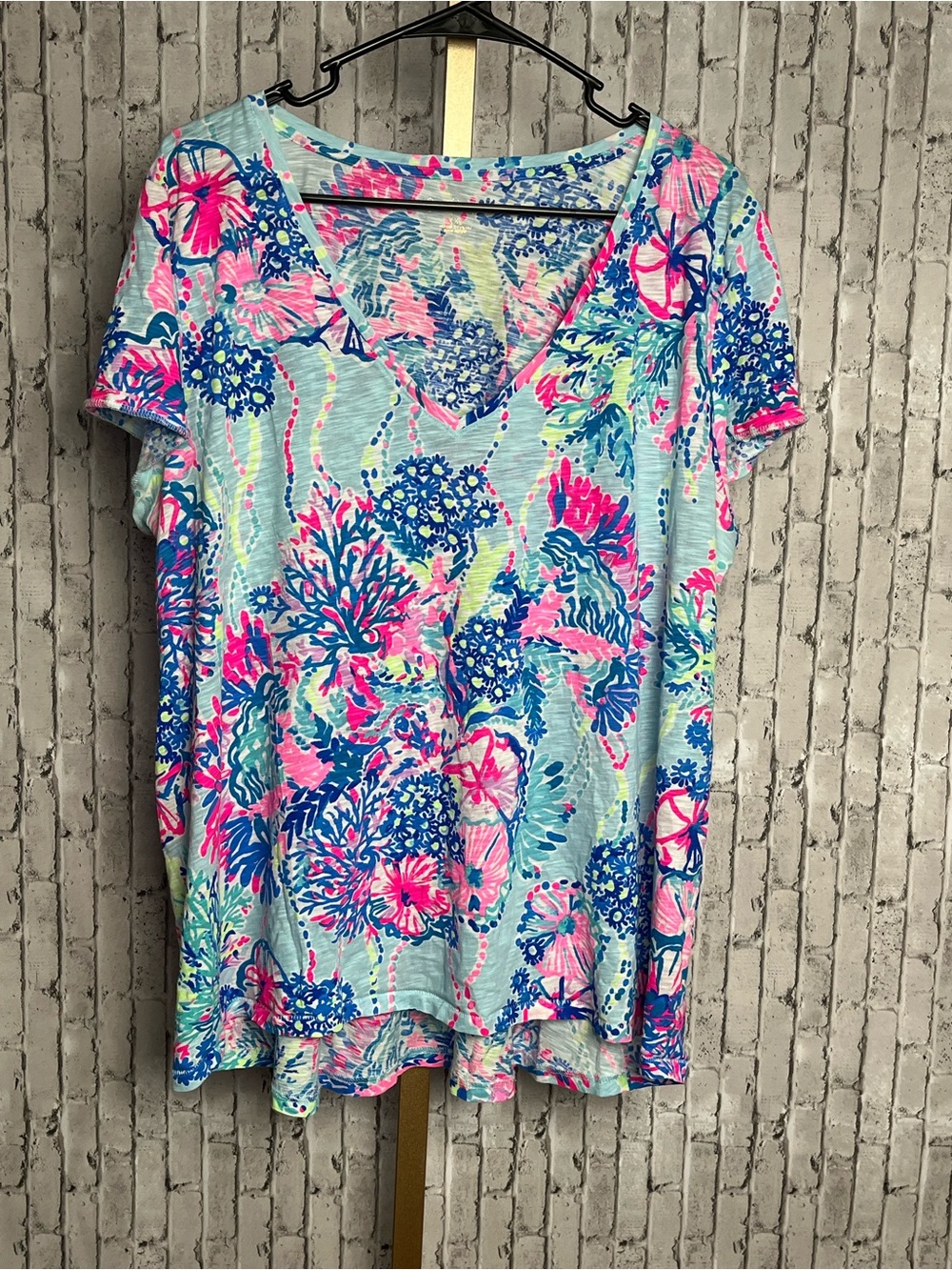 Lilly Pulitzer Etta V-Neck Top Coral Bay Blue Pink Slub Cotton Tee XXL